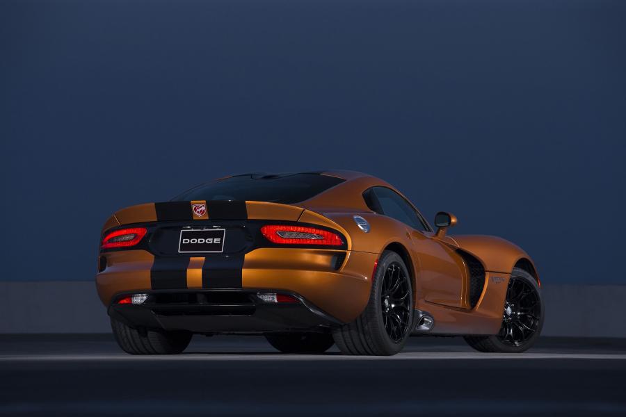  Dodge Viper GTC 2015 года  (фото 2 из 14)